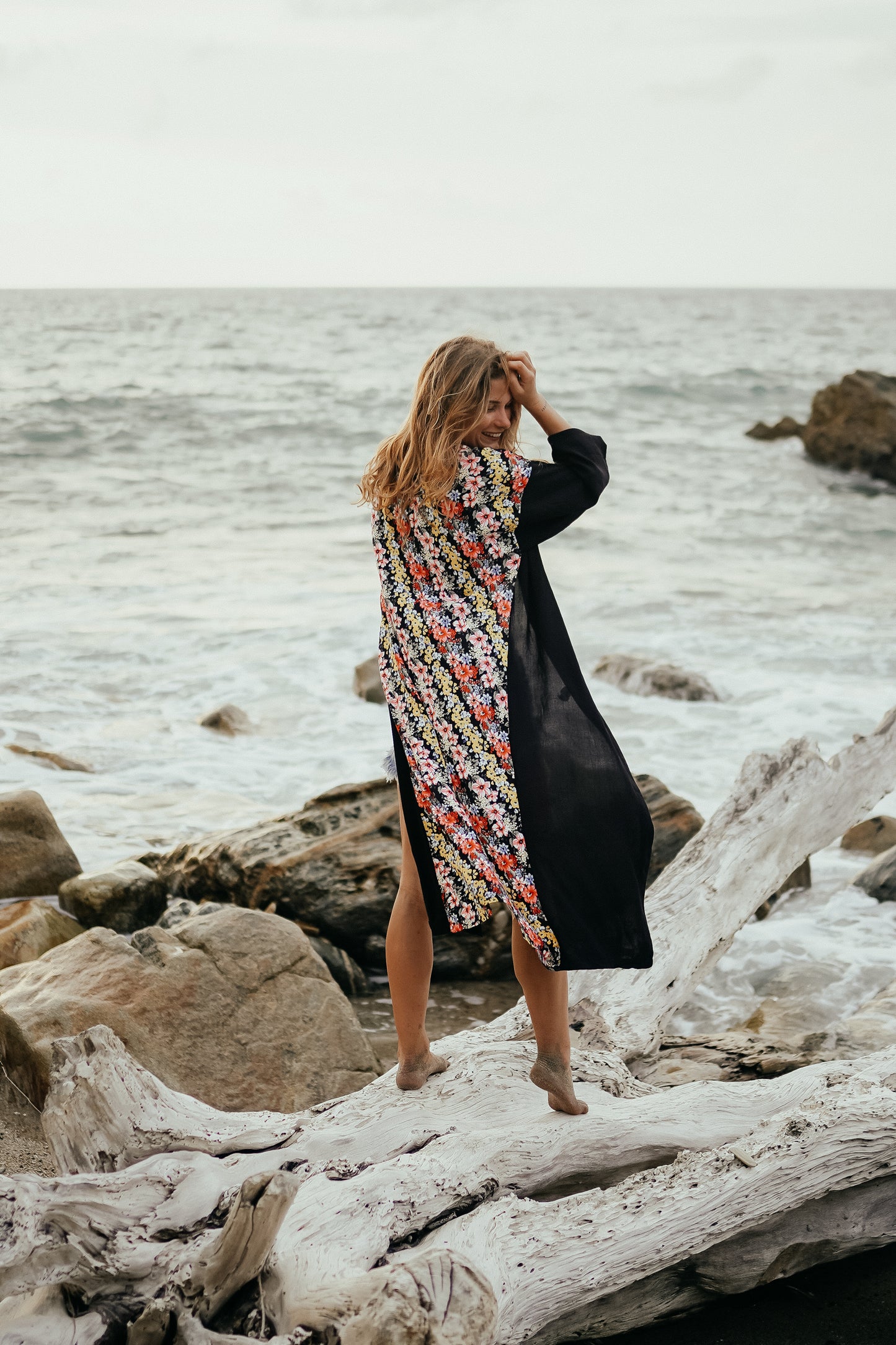 Kimono kvítky na černé dlouhé